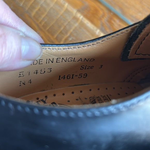 Gently worn Dr Martens youth 3 - Picture 6 of 7